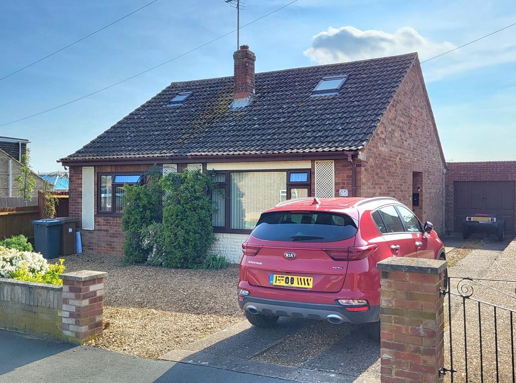 4 bed chalet for sale in Deerhurst Way, Eye, Peterborough PE6, £325,000