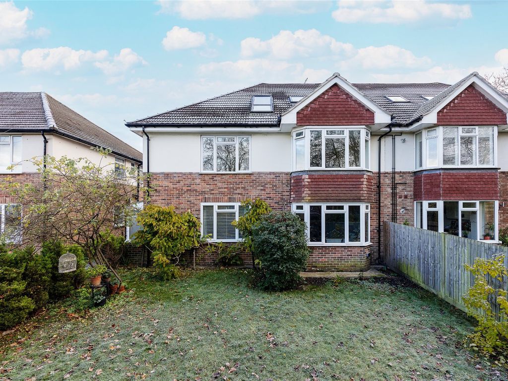 3 bed for sale in Foxgrove Road, Beckenham BR3, £450,000