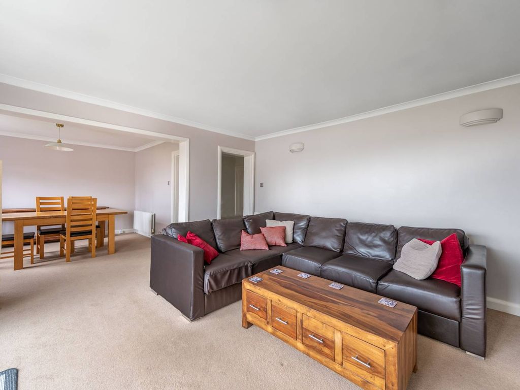 3 bed flat to rent in Dollis Hill Lane, Gladstone Park, London NW2 Zoopla