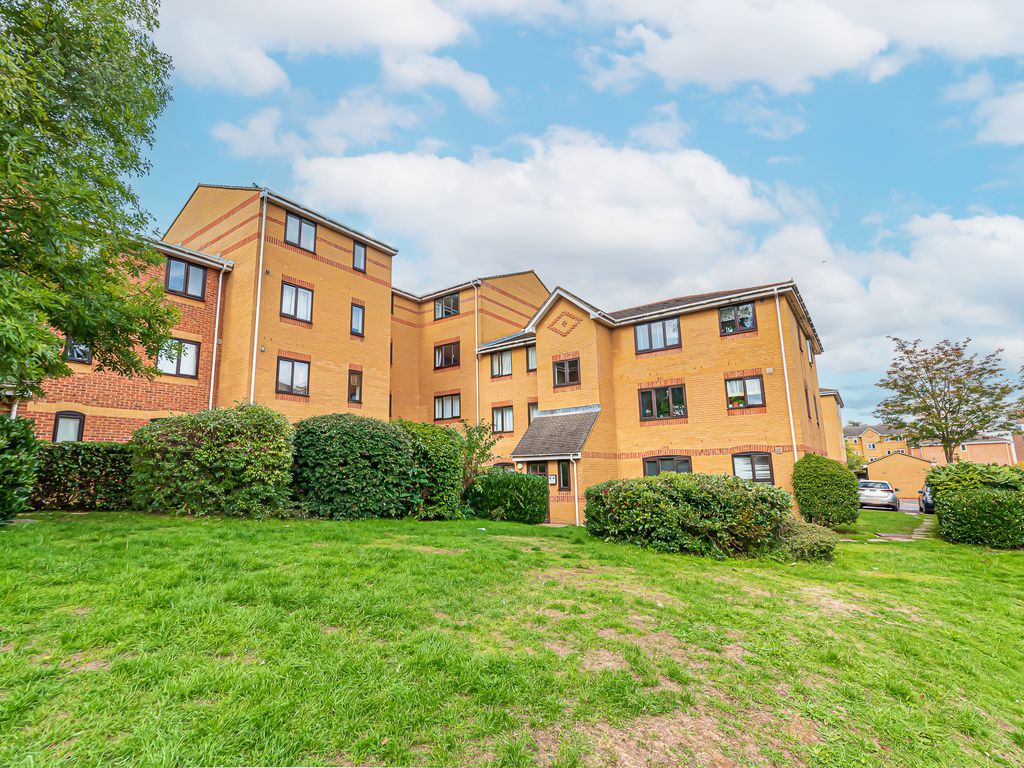 1 bed flat for sale in Ascot Court, Aldershot, Hampshire GU11 Zoopla