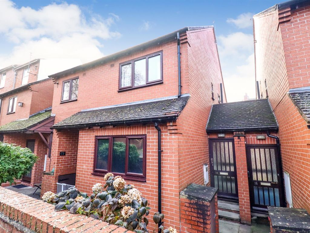 2 bed property to rent in Victoria Mews, The Saltisford, Warwick CV34