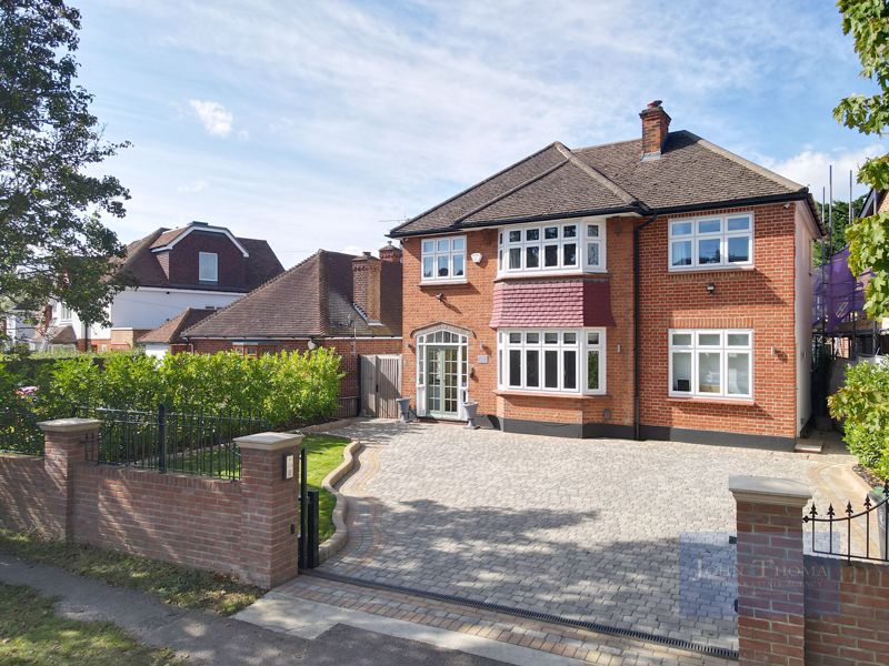 4 bed detached house for sale in Knighton Lane, Buckhurst Hill IG9, £