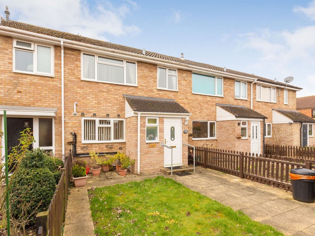 3 bed terraced house for sale in Tamar Close, Aylesbury HP21 Zoopla
