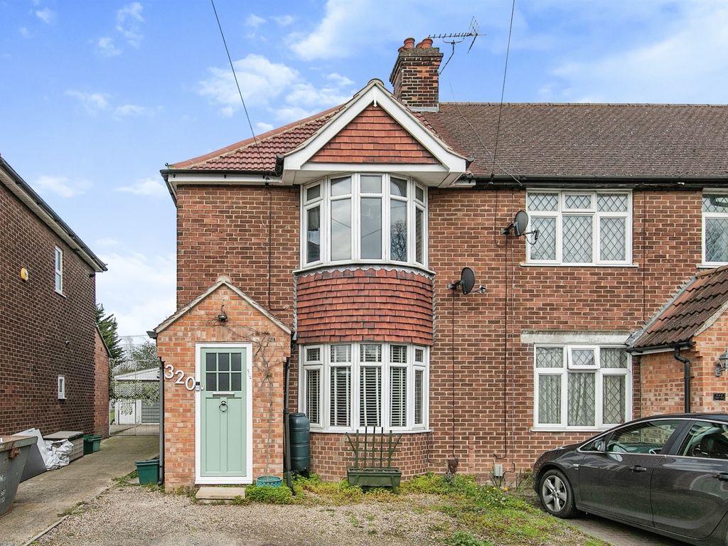 3 bed semidetached house for sale in Cowdray Avenue, Colchester CO1