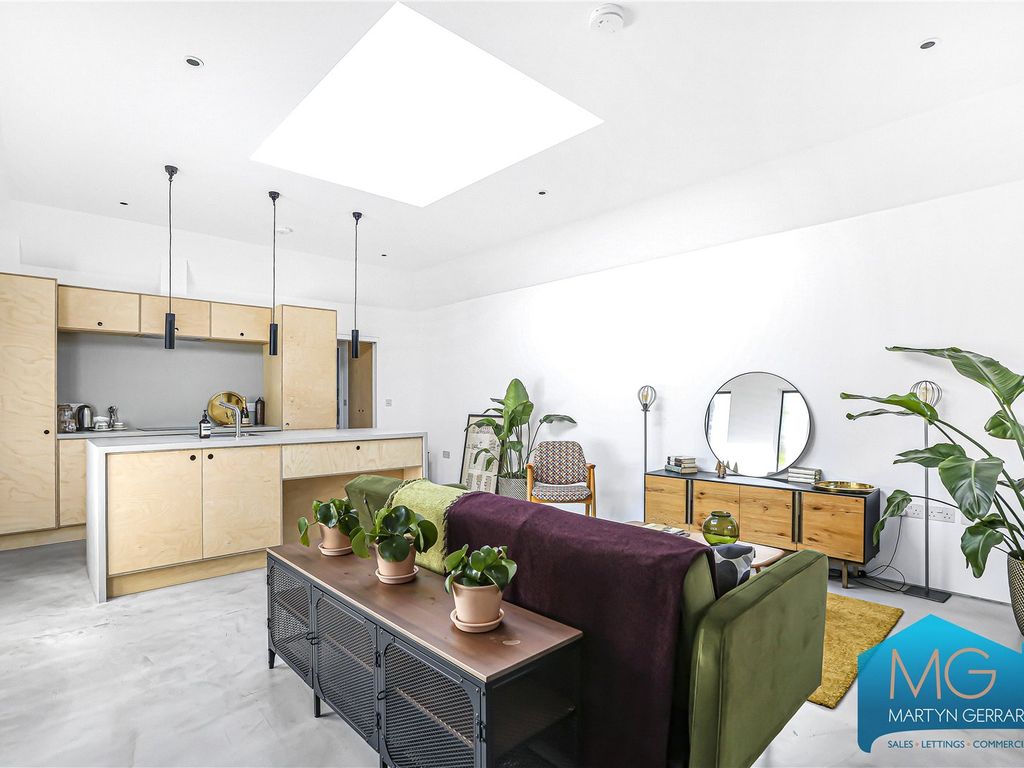 New home, 1 bed bungalow for sale in Whittington Road, London N22, £