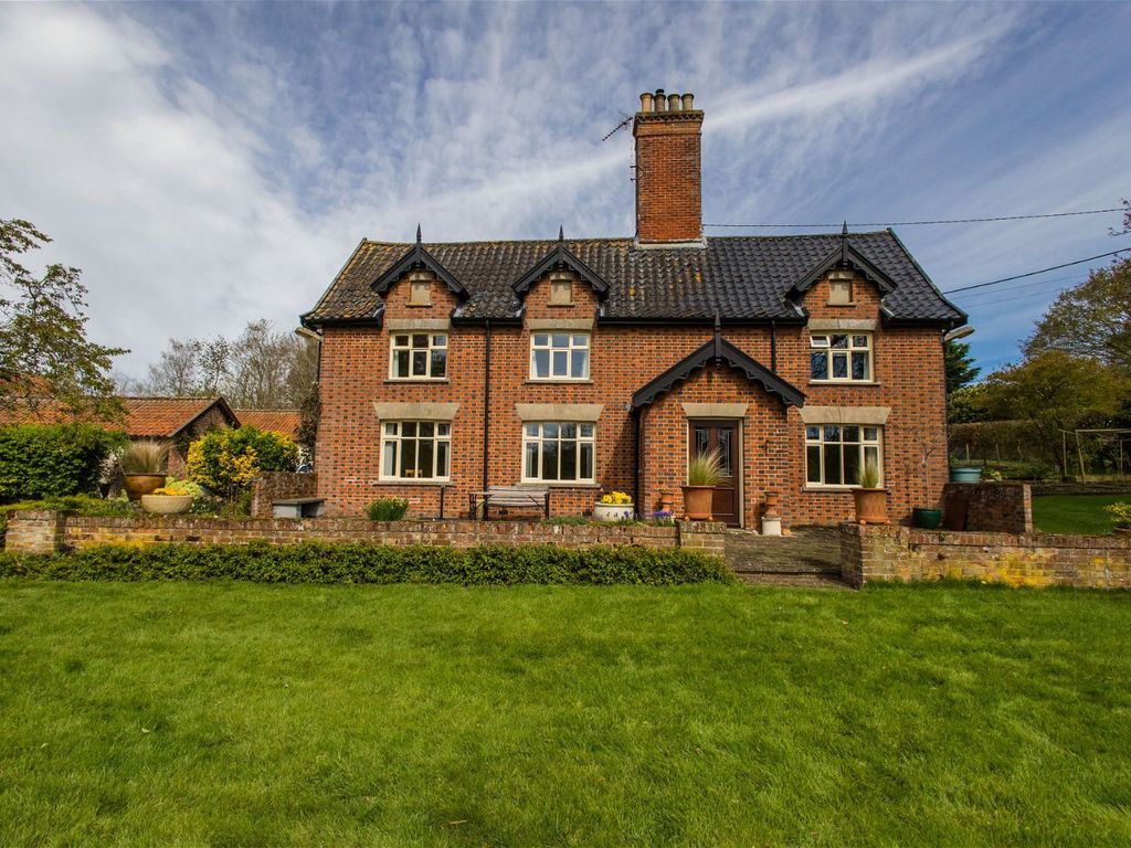 4 bed detached house for sale in Pulham Road, Starston, Harleston IP20, £800,000 Zoopla