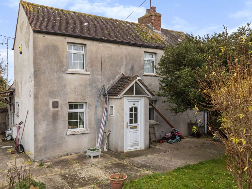 3 bed detached house for sale in Cheltenham Road East, Gloucester GL2