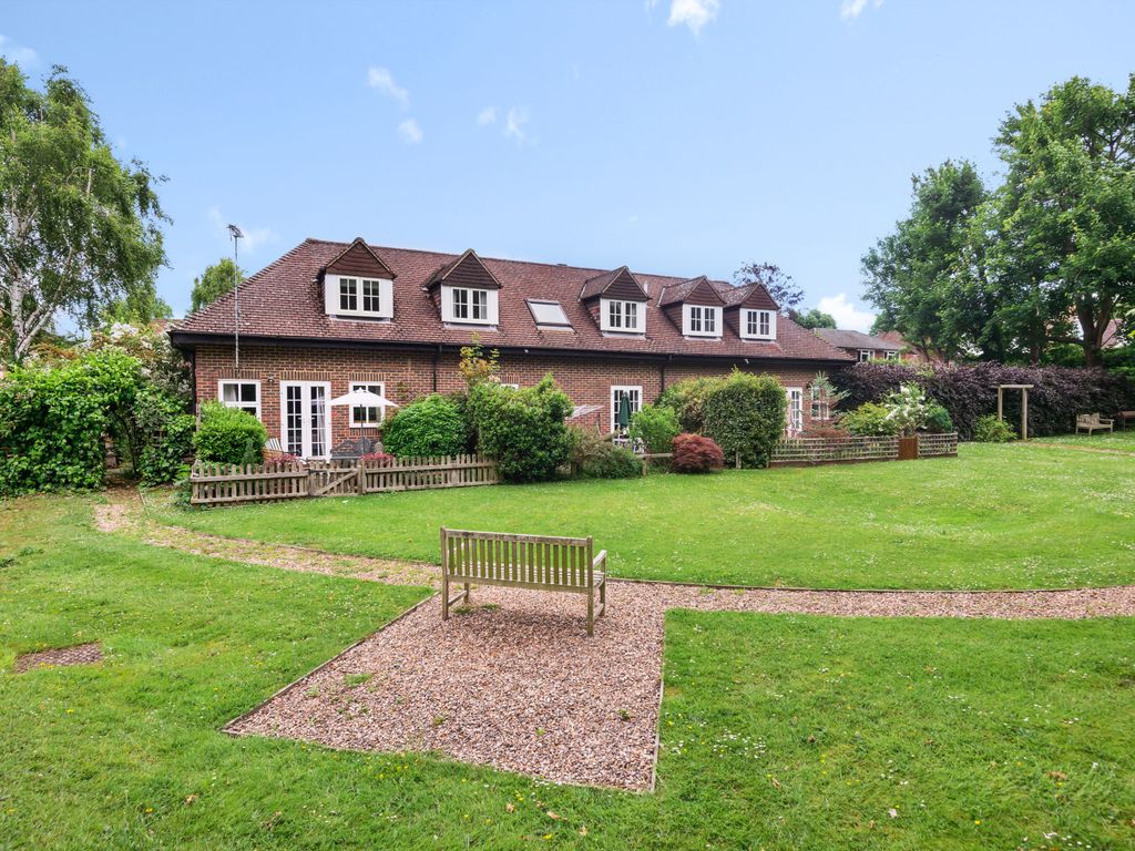 Hillier Mews, Hillier Road, Guildford GU1  