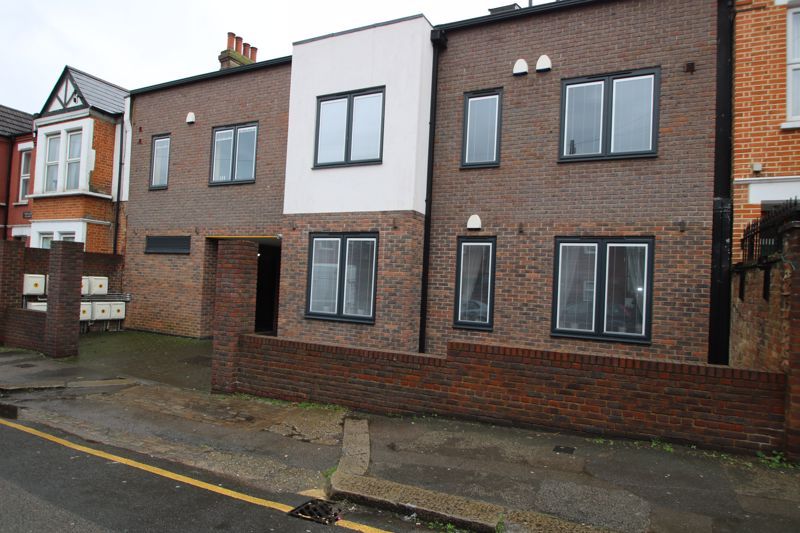 3 bed property to rent in Tynemouth Road, London N15, £2,300 pcm Zoopla