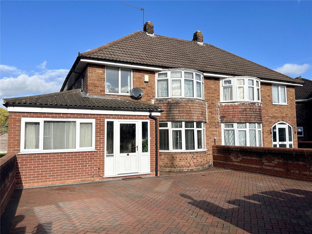 4 bed semidetached house for sale in Wheatley Crescent, Leegomery