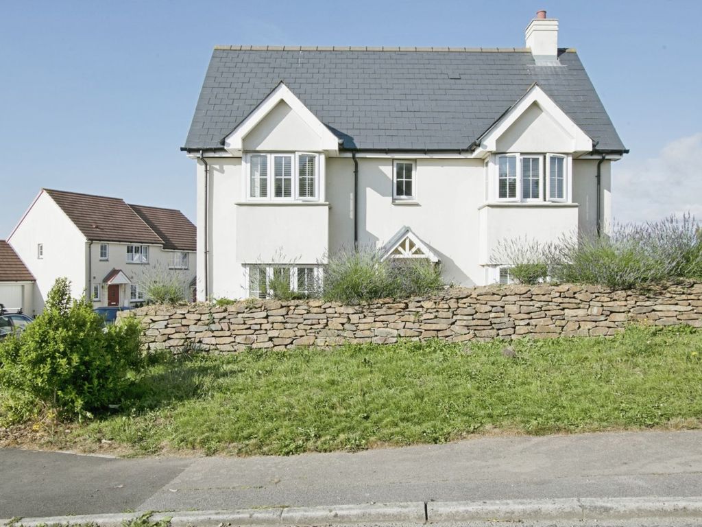 3 bed end terrace house for sale in Baileys Meadow, Hayle TR27, £