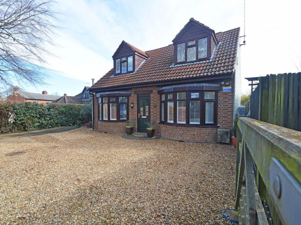 3 bed detached house for sale in Mill Crescent, Orton Waterville