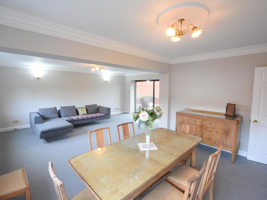 3 bed flat to rent in Spencer Close, London N3, £3,500 pcm Zoopla