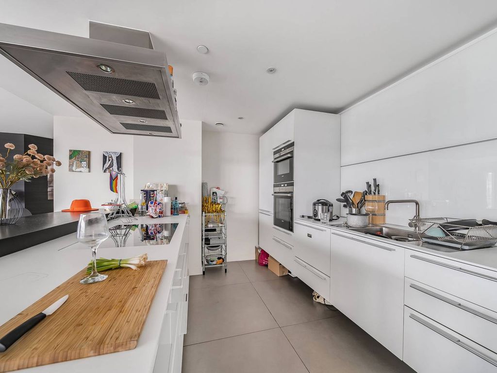 2 bed flat for sale in Old Street, Old Street, London EC1Y, £2,200,000