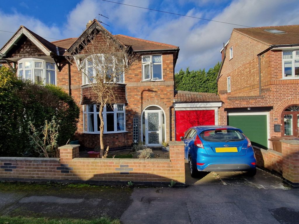 3 bed semidetached house for sale in Copeland Road, Birstall LE4, £