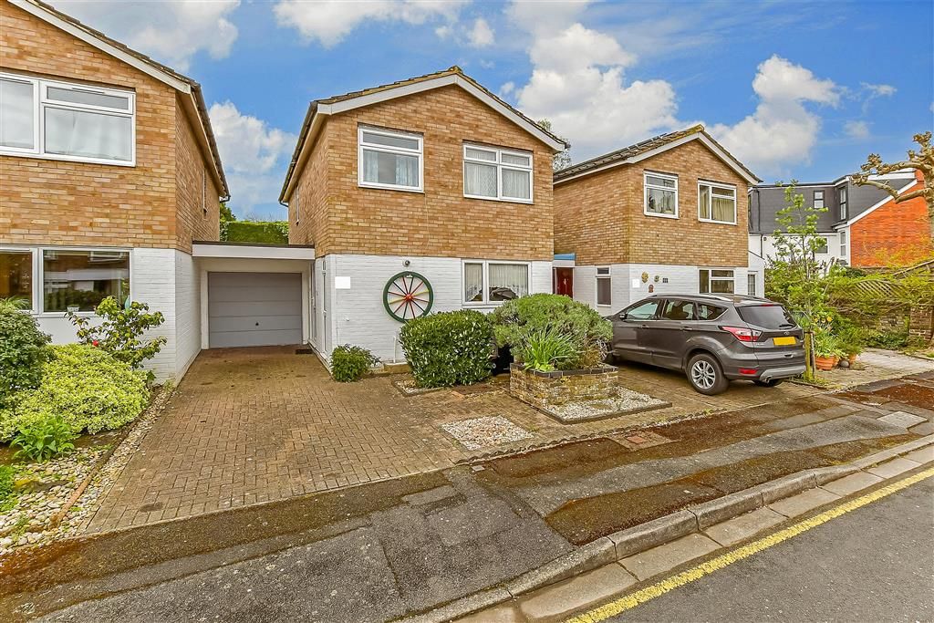 4 bed semidetached house for sale in Tulip Tree Close, Tonbridge, Kent