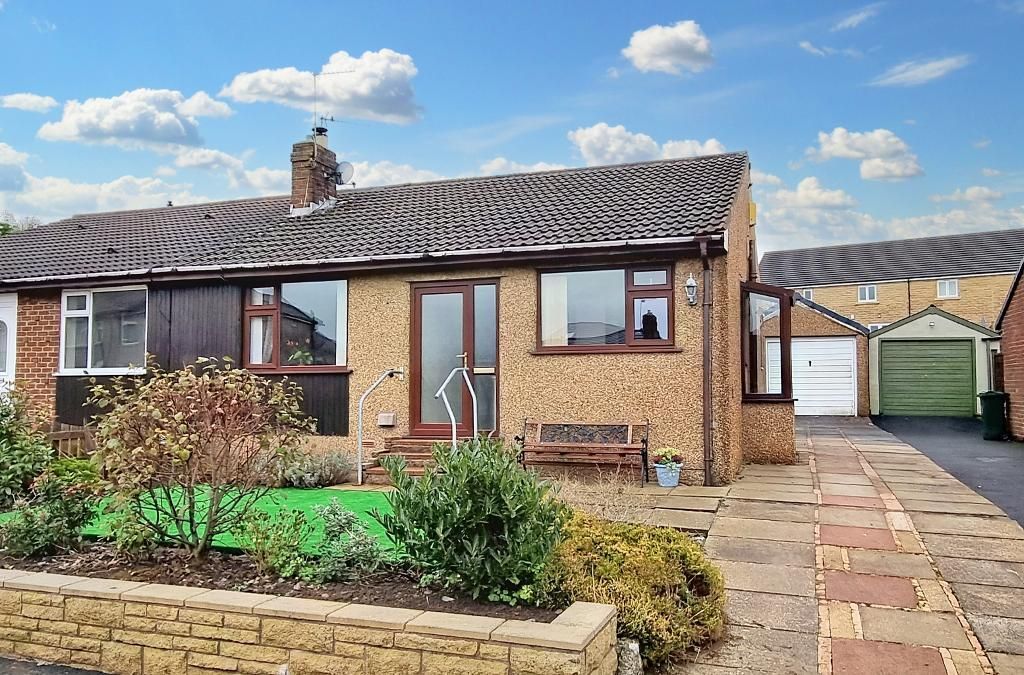 2 bed bungalow for sale in Kemple View, Clitheroe BB7, £194,950 Zoopla