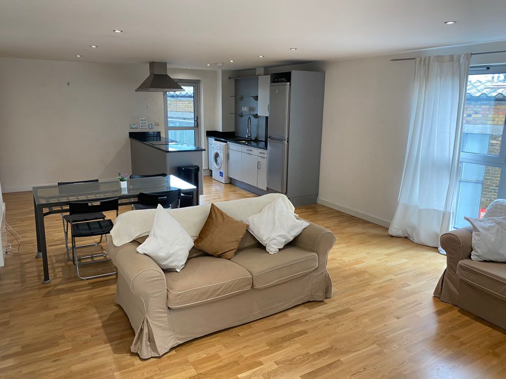 Room to rent in Southgate Road, Islington N1, £1,250 pcm Zoopla