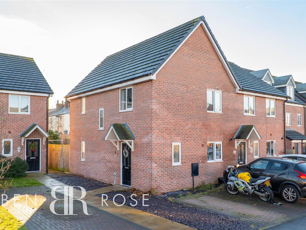 3 bed semidetached house for sale in Aspenwood Close, Bamber Bridge