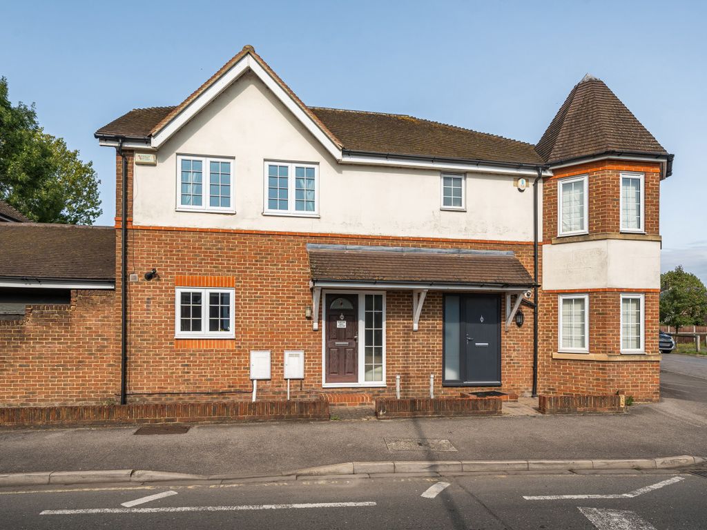 3 bed semidetached house for sale in Old Woking, Woking, Surrey GU22