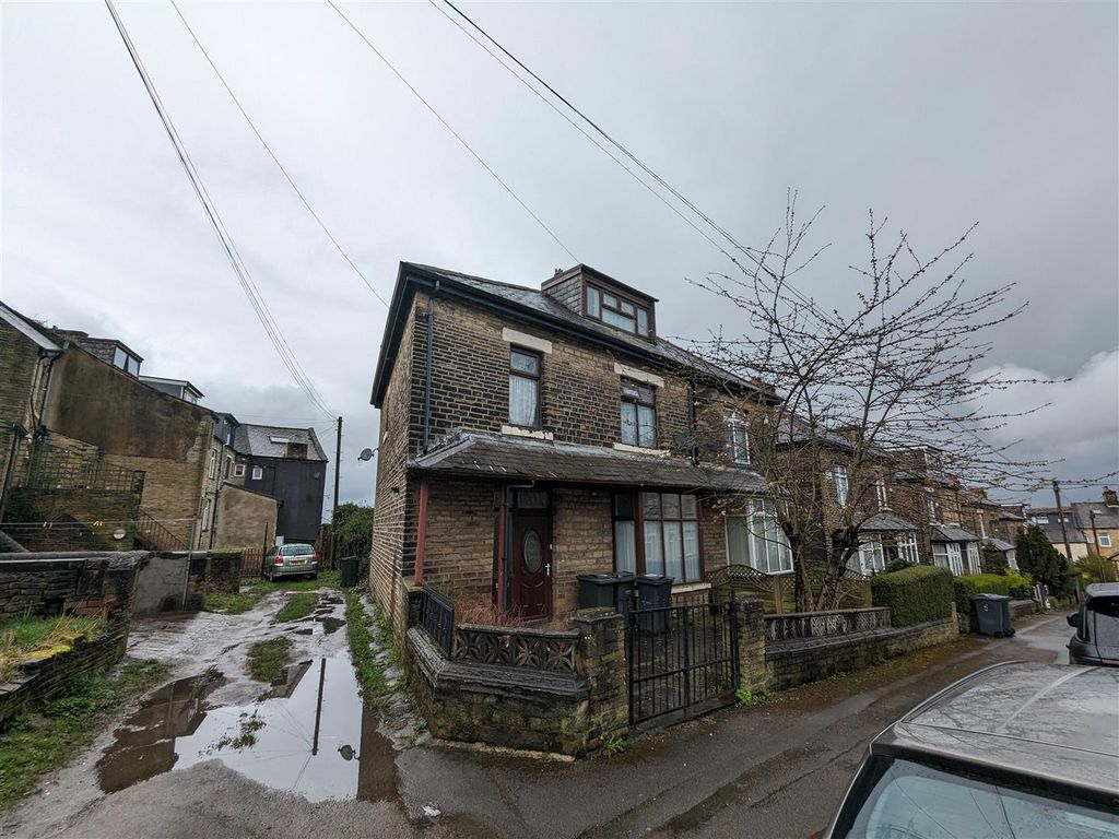 5 bed semidetached house for sale in Wightman Street, Bradford BD3, £