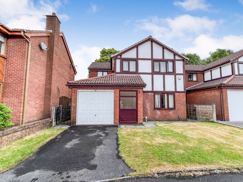 4 bed detached house to rent in Saltram Close, Radcliffe, Manchester