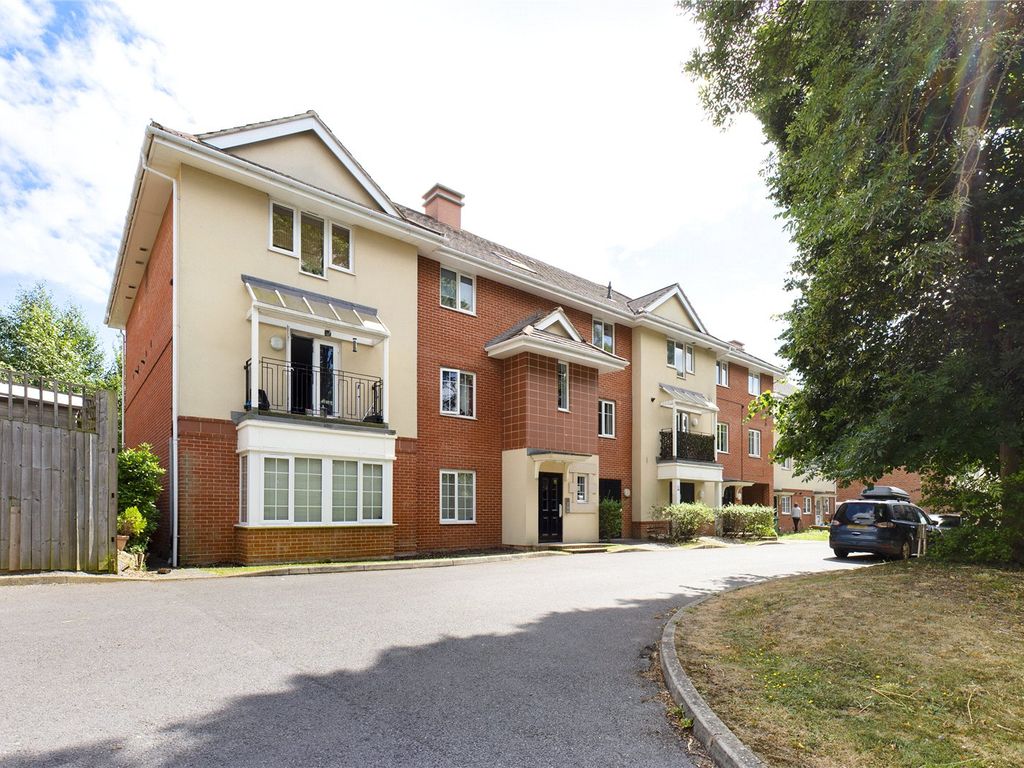 1 bed flat for sale in Pounden Court, Ruislip, Middlesex HA4 Zoopla