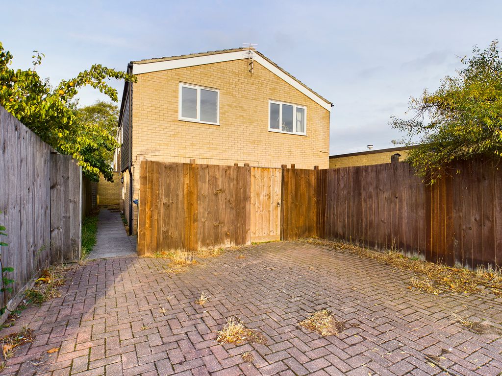 Crowland Way, Cambridge CB4  