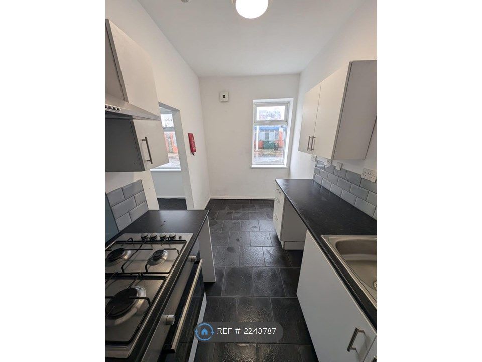 2 bed flat to rent in Poulton Road, Wallasey CH44, £575 pcm Zoopla