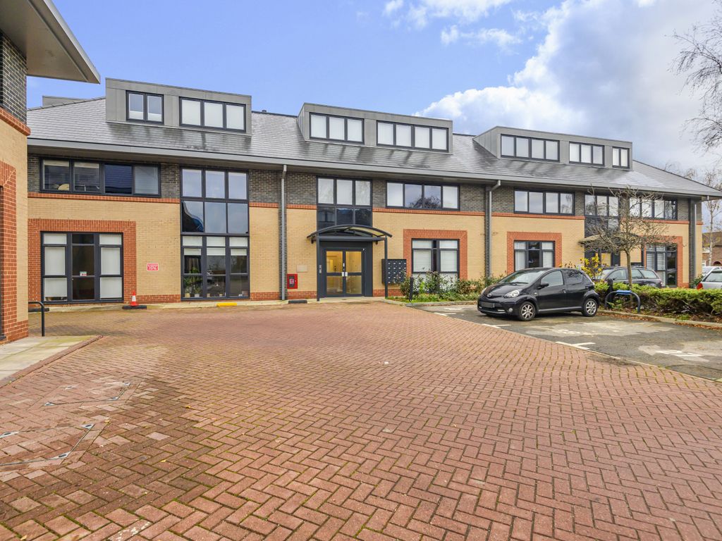 River Court, Woking GU21