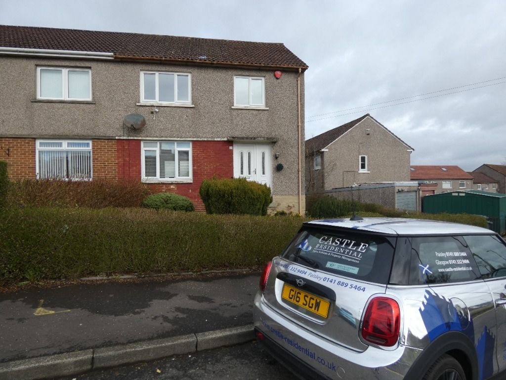 3 bed semidetached house to rent in Springfield Drive, Barrhead, East