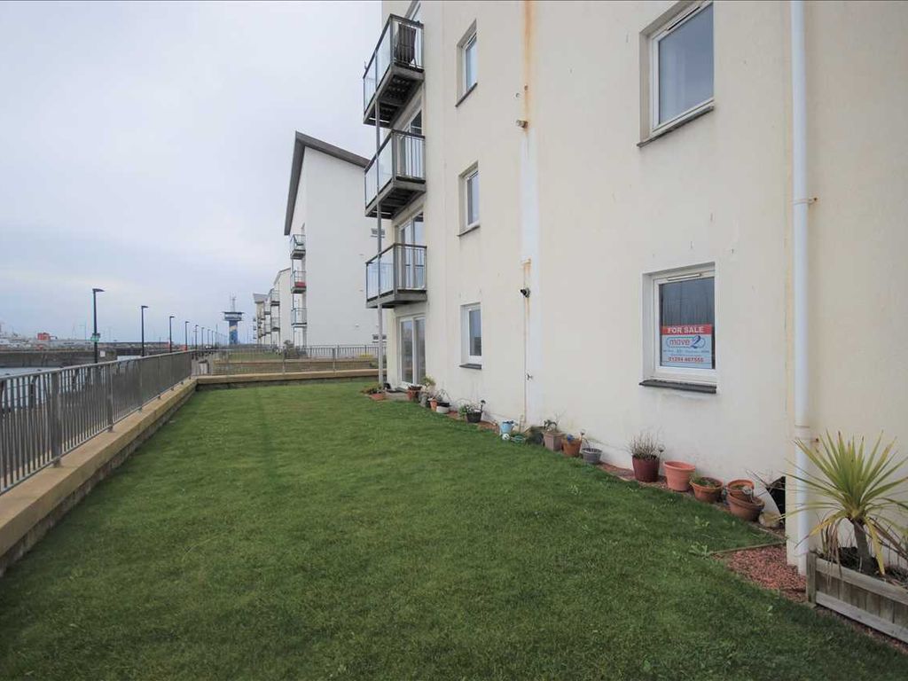 2 bed flat for sale in Mariners View, Ardrossan KA22 Zoopla