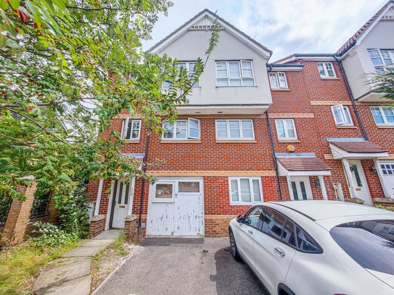 4 bed end terrace house for sale in Greenhaven Drive, London SE28 Zoopla