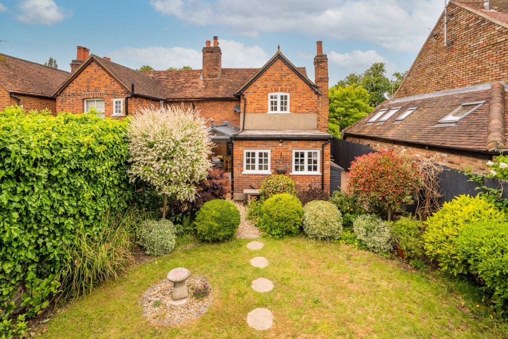 2 bed semidetached house to rent in Bisham Village, Marlow Road