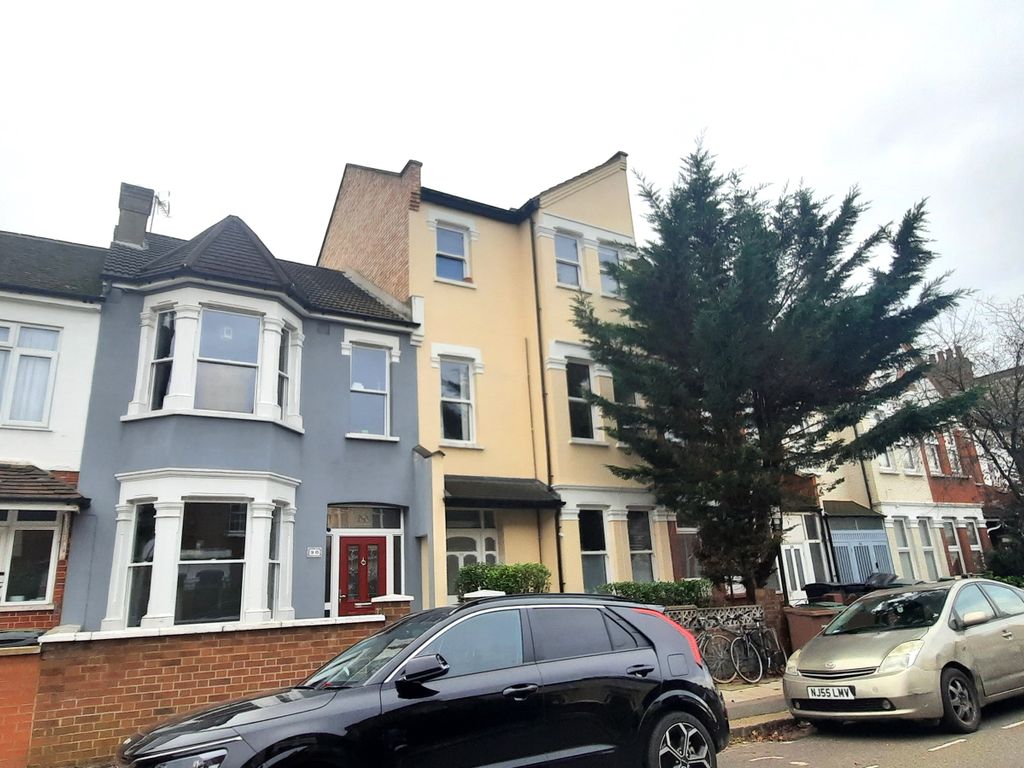 7 bed terraced house for sale in Lealand Road, London N15, £1,125,000