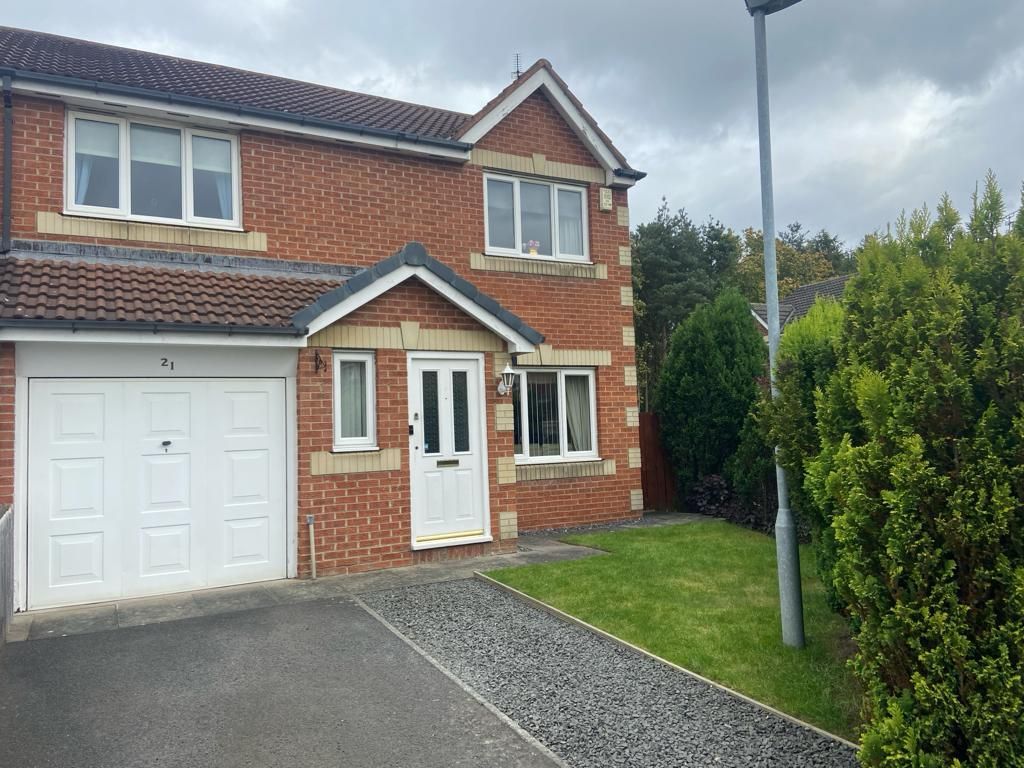 3 bed semidetached house for sale in Easington Avenue, Cramlington
