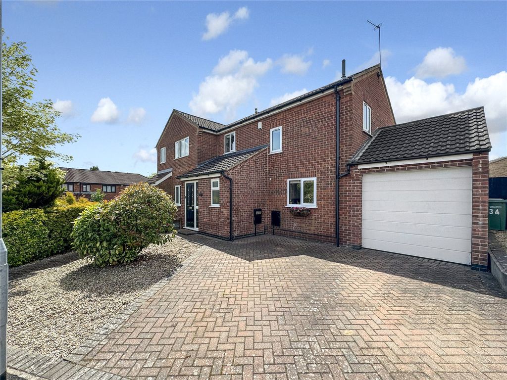 3 bed semidetached house for sale in Roman Hill, Wigston LE18, £