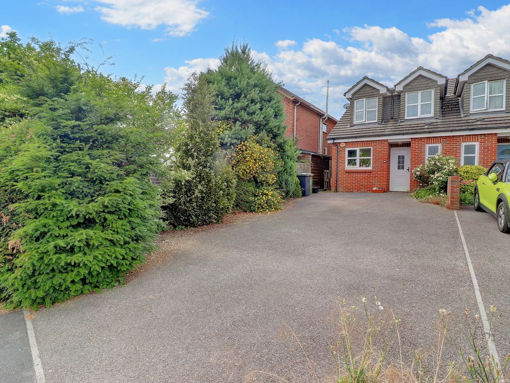 3 bed semidetached house for sale in Queens Crescent, Horndean, Waterlooville PO8 Zoopla