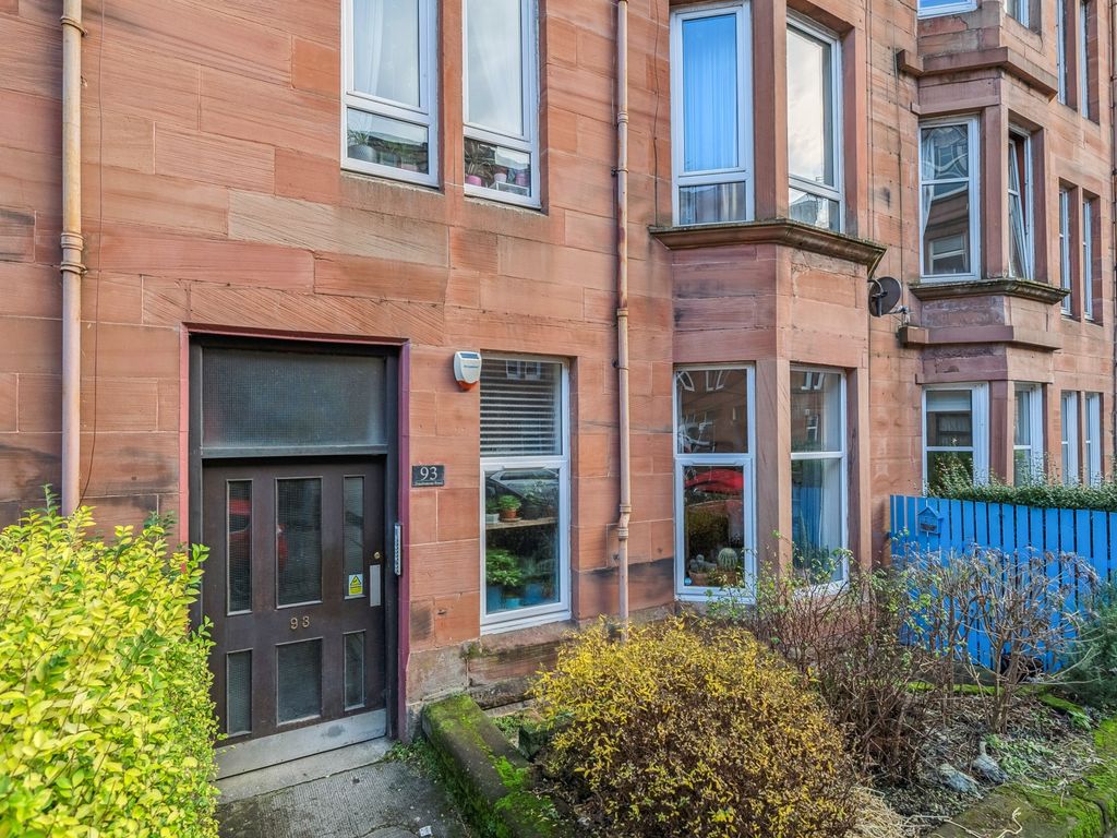 2 bed flat for sale in Dundrennan Road, Battlefield, Glasgow G42, £