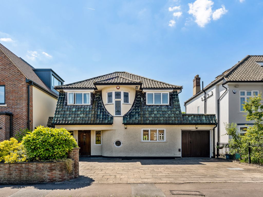 3 bed detached house for sale in The Warren Drive, Wanstead E11, £