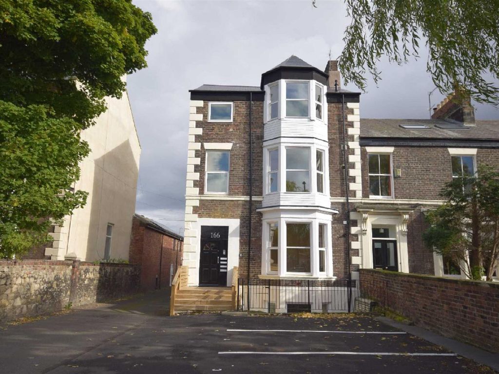 2 bed flat to rent in Newcastle Road, Fulwell, Sunderland SR5, £595 pcm