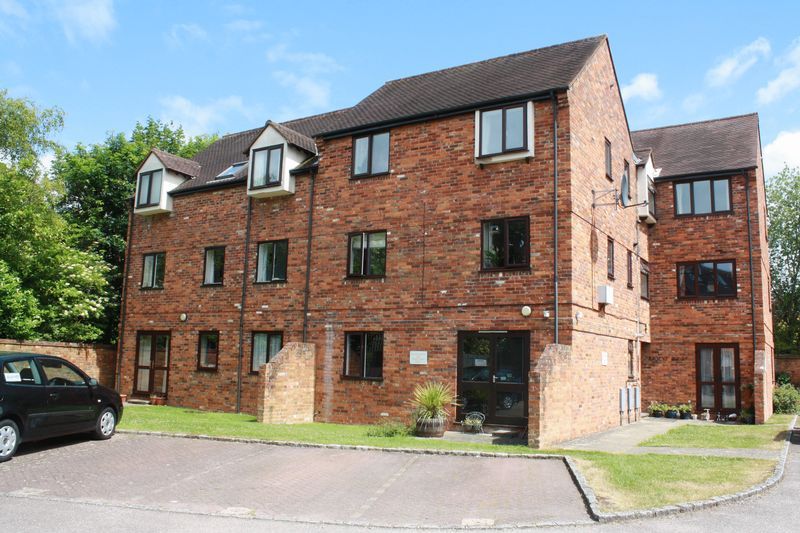 1 bed flat to rent in Malthouse Square, Princes Risborough HP27 Zoopla