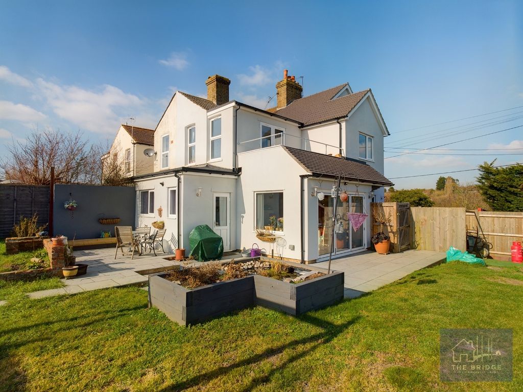3 bed end terrace house for sale in Northview Cottages, Clement Street