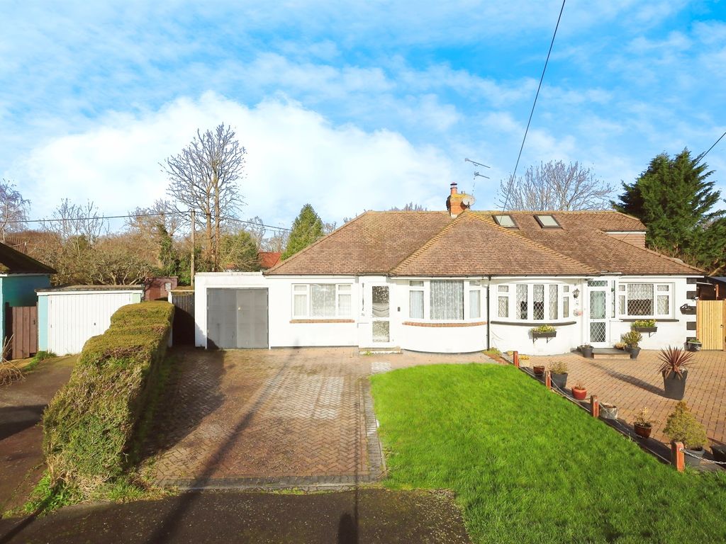 3 bed semidetached bungalow for sale in West Close, Polegate BN26, £