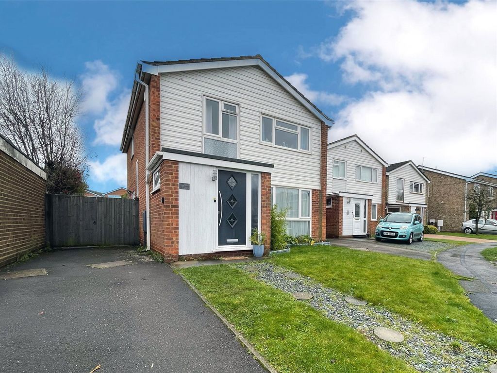 4 bed detached house for sale in Delane Drive, Winnersh, Wokingham