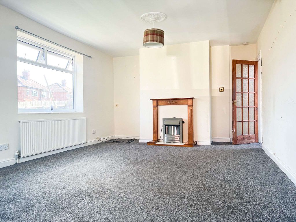 3 bed detached house for sale in Abbots Walk, Whitby YO22, £155,000