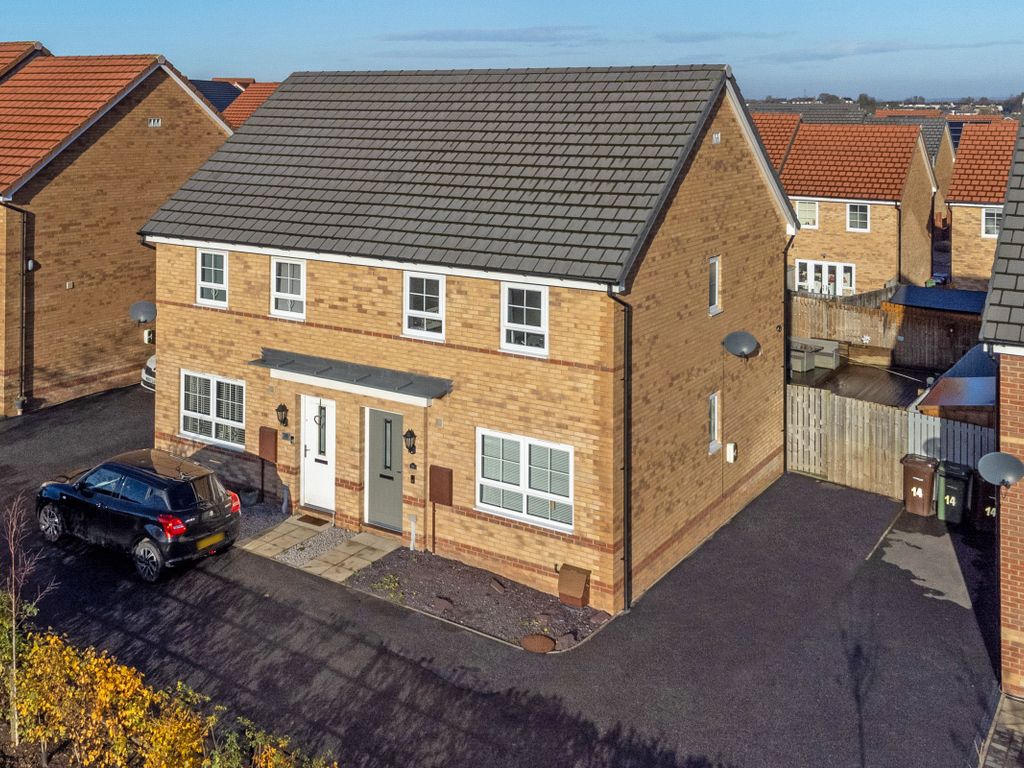 3 bed semidetached house for sale in William Street, Pontefract