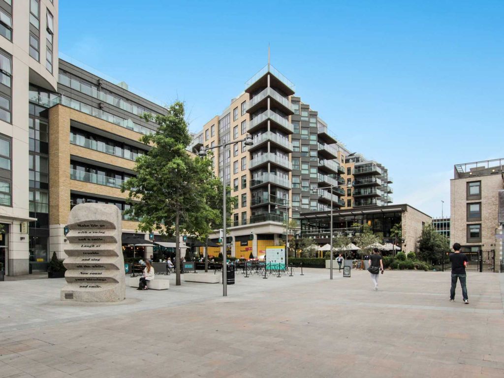 1 bed flat to rent in Dashwood House, Dickens Yard, Ealing Broadway W5