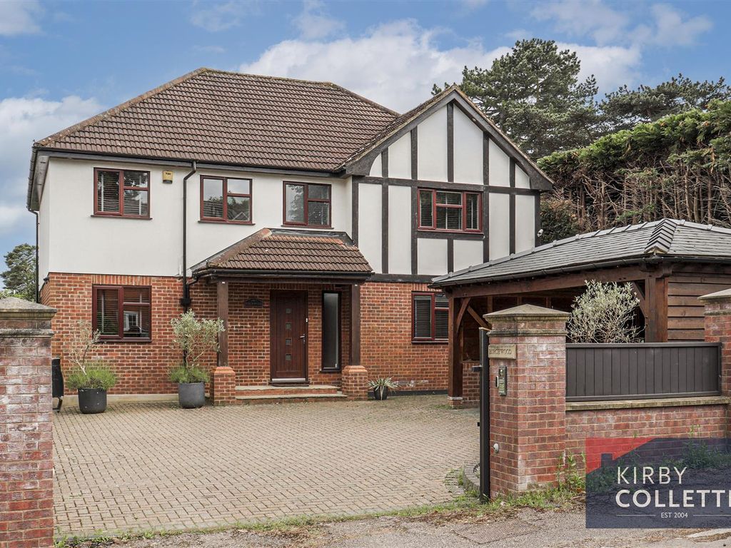 5 bed detached house to rent in Briscoe Road, Hoddesdon EN11, £4,500