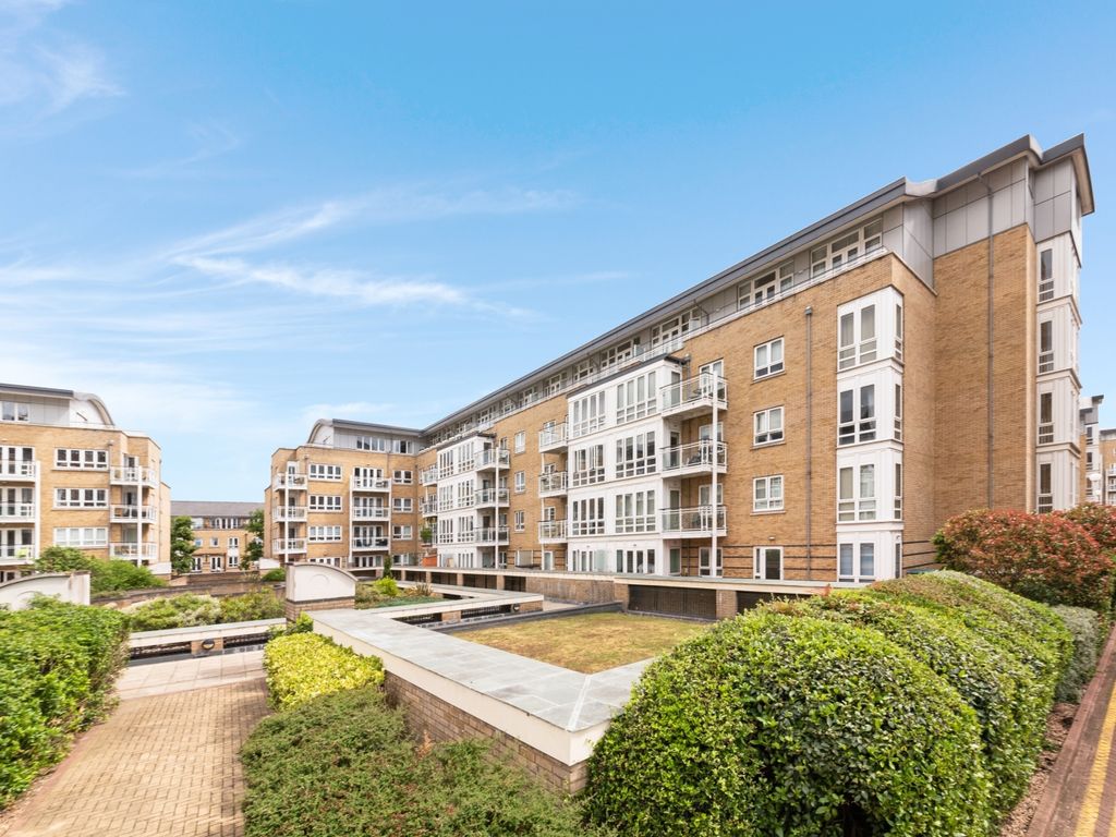 2 bed flat for sale in St Davids Square, Docklands E14, £550,000 Zoopla